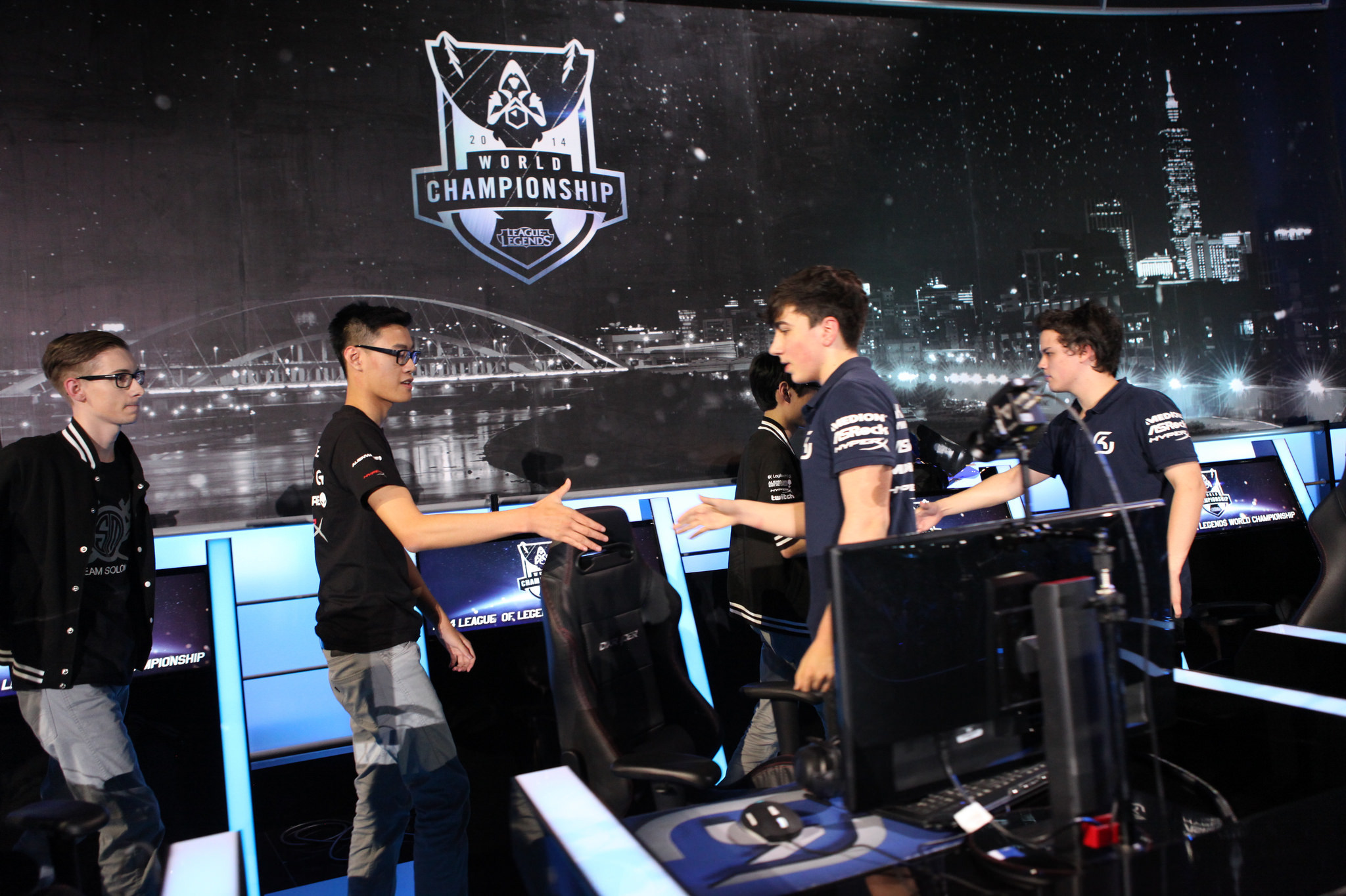 LPL战队S15赛季蓄势待发：复刻S7经典阵容，陪练队伍助力夺冠